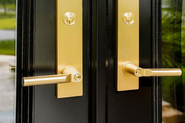 Emtek-Hanover-Lever-in-Satin-Brass_DSC8182